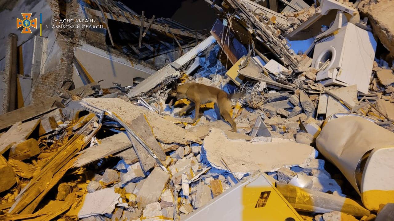 У центрі Львова вночі завалилася частина будинку