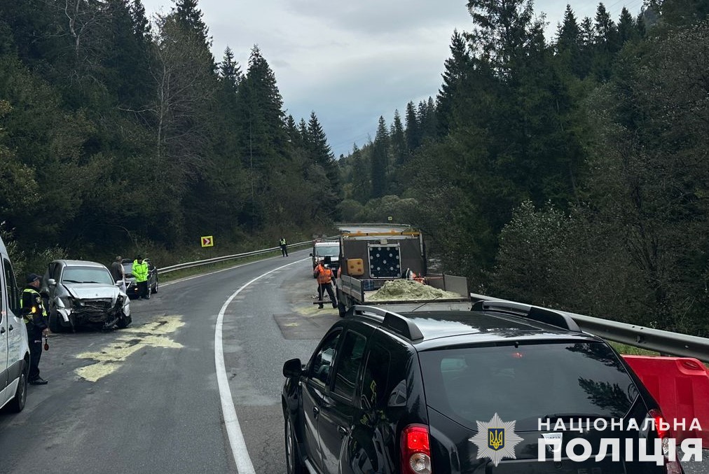 Фото з місця події.