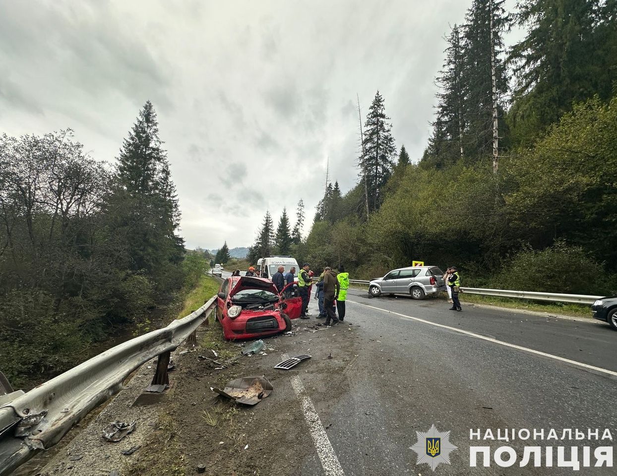 Фото з місця події.