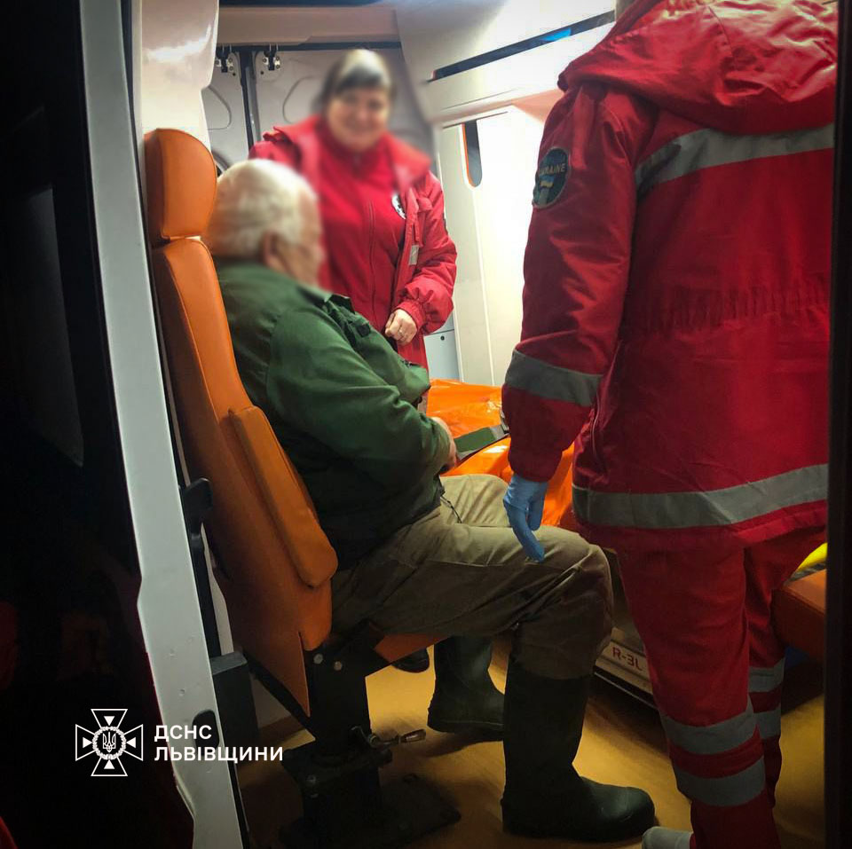 Гірські рятувальники на Стрийщині знайшли заблукалого грибника.