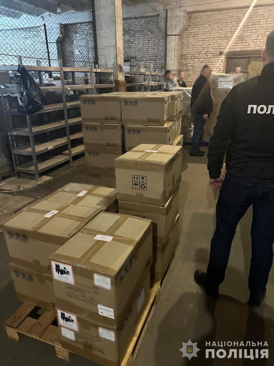 Львівські поліцейські перекрили канал незаконного постачання електронних сигарет.