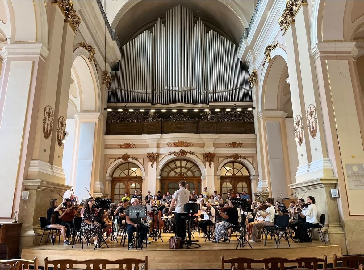 Музика Скандинавії: “Бог у масці”.