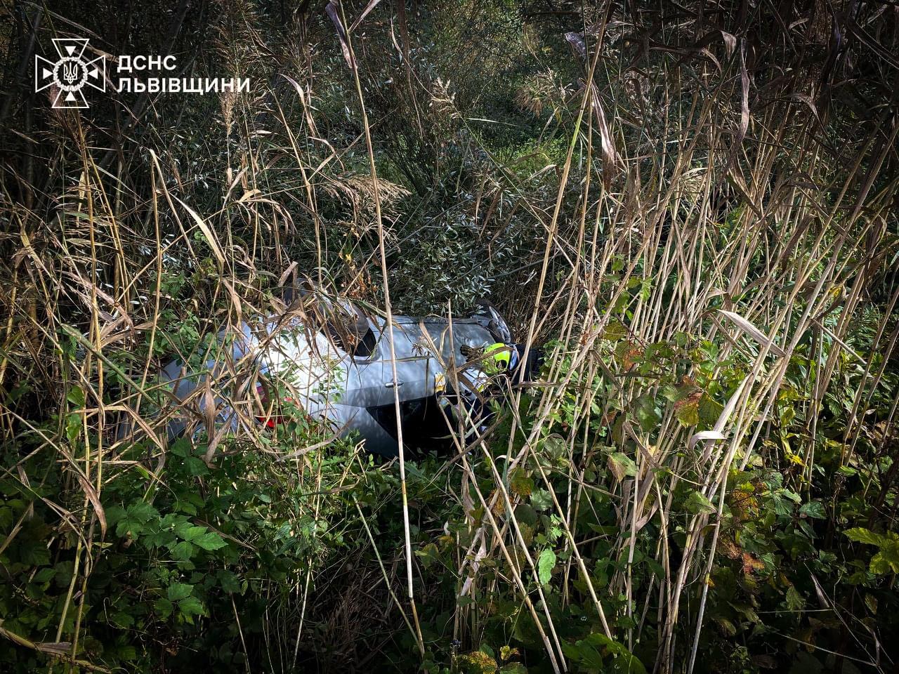 Фото з місця події.