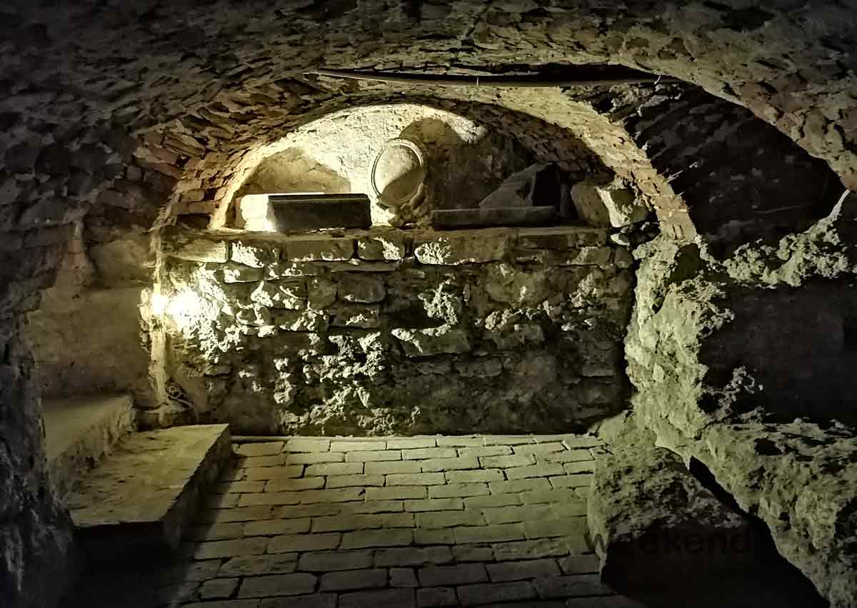 Мандрівка підземеллями середньовічного Львова.