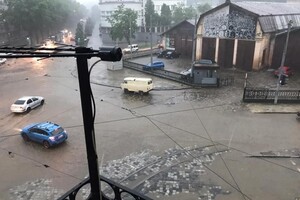 Львів поплив: очевидці опублікували фото і відео потопу фото 5