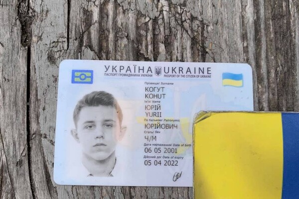 Перевір, чи не твої: у Львові знайшли схованку з паспортами та посвідченнями  фото 4