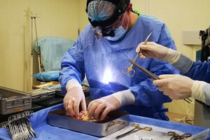 Львівські лікарі вперше провели операцію з пересадки серця та двох нирок: неймовірні фото фото 3