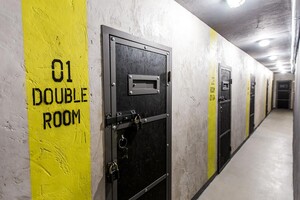 Стій, стрілятиму: у Львові відкрили хостел-в&rsquo;язницю фото 2