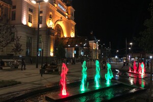 Атмосферні фото: новий фонтан на площі Двірцевій зачарув львів'ян фото