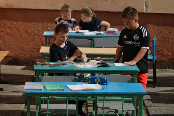 Фоторепортаж: у львівських школах проводять уроки просто неба  фото