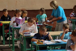 Фоторепортаж: у львівських школах проводять уроки просто неба  фото 2