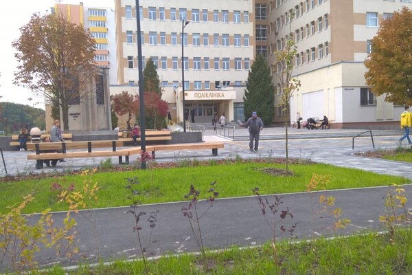  Як виглядає новий громадський простір на Сихові. Фото: Олег Шмід