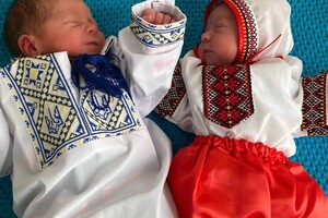 У львівському пологовому немовлят одягнули у перші вишиванки &mdash; фото фото 6