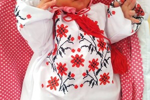 У львівському пологовому немовлят одягнули у перші вишиванки &mdash; фото фото 9